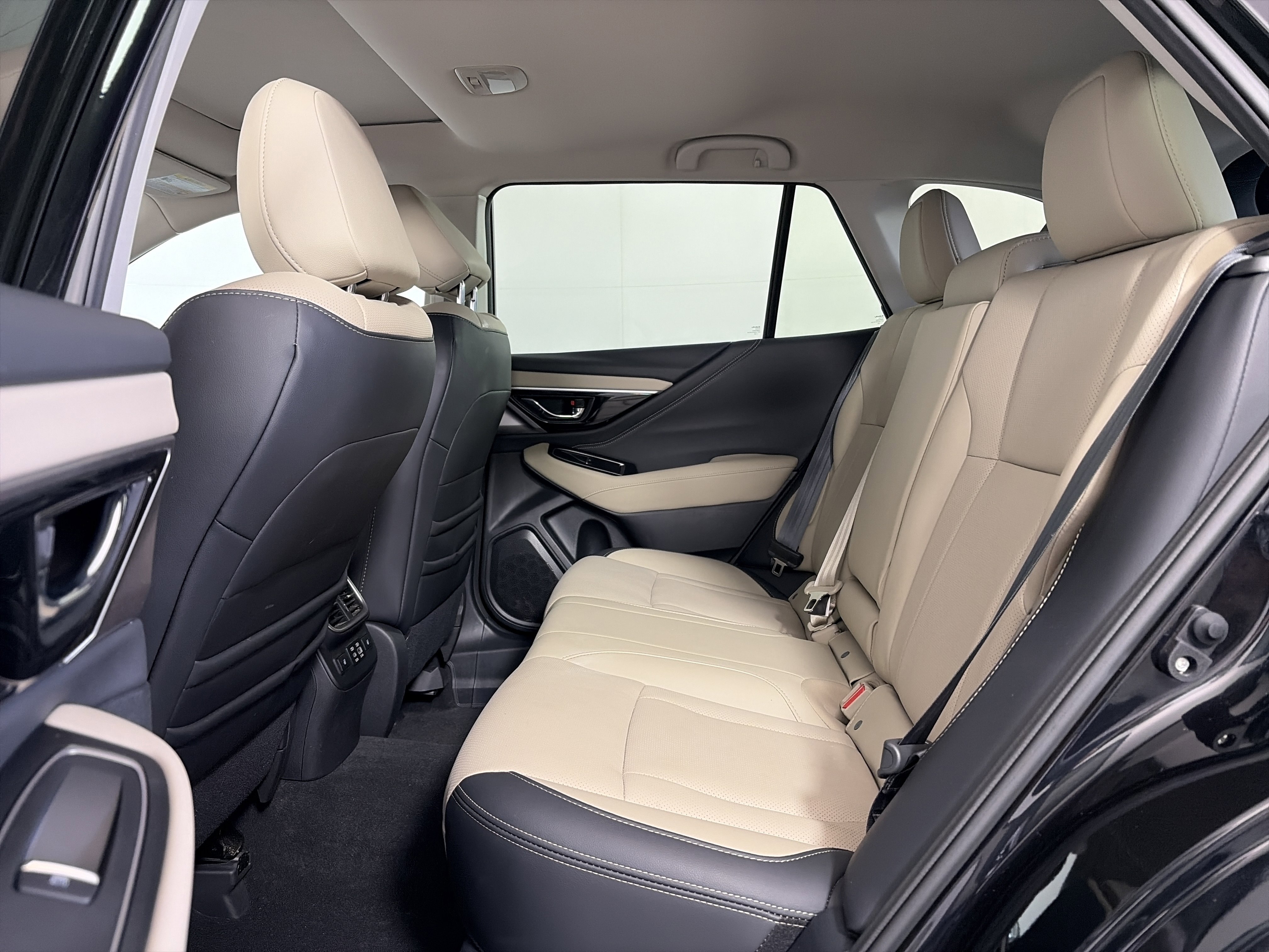 Used 2023 Subaru Outback Limited image 7