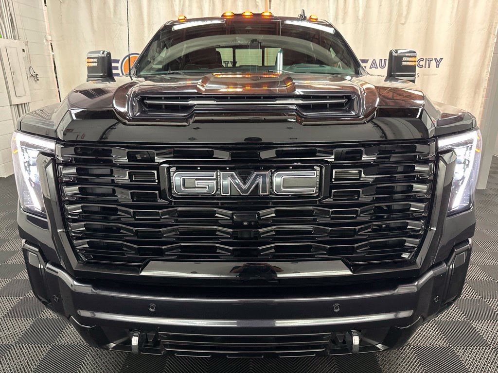 Used 2025 GMC Sierra 2500 Denali Ultimate AWD/4WD image 3
