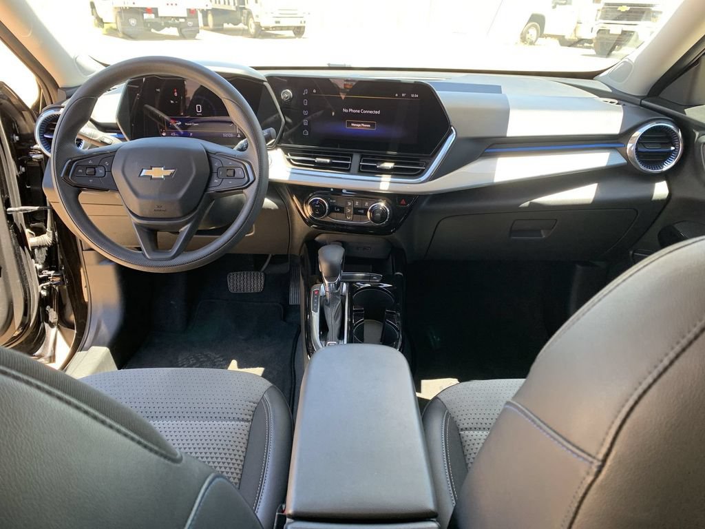 Certified 2024 Chevrolet Trax LT FWD image 18