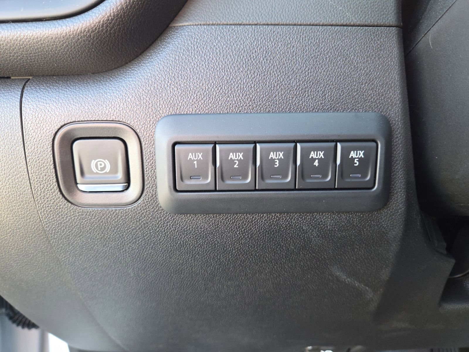 New 2026 GMC Sierra 2500 Pro w/ Convenience Package image 13