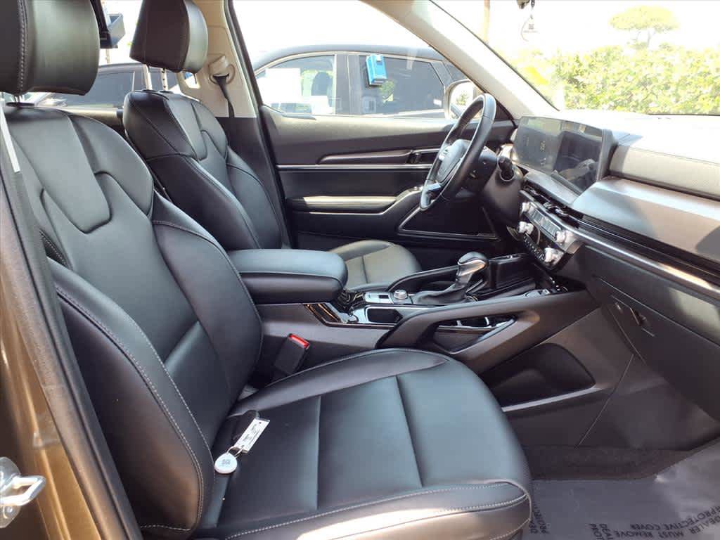 Used 2025 Kia Telluride S FWD image 21