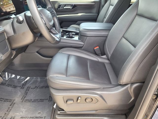 Used 2025 Chevrolet Suburban Z71 AWD/4WD image 24