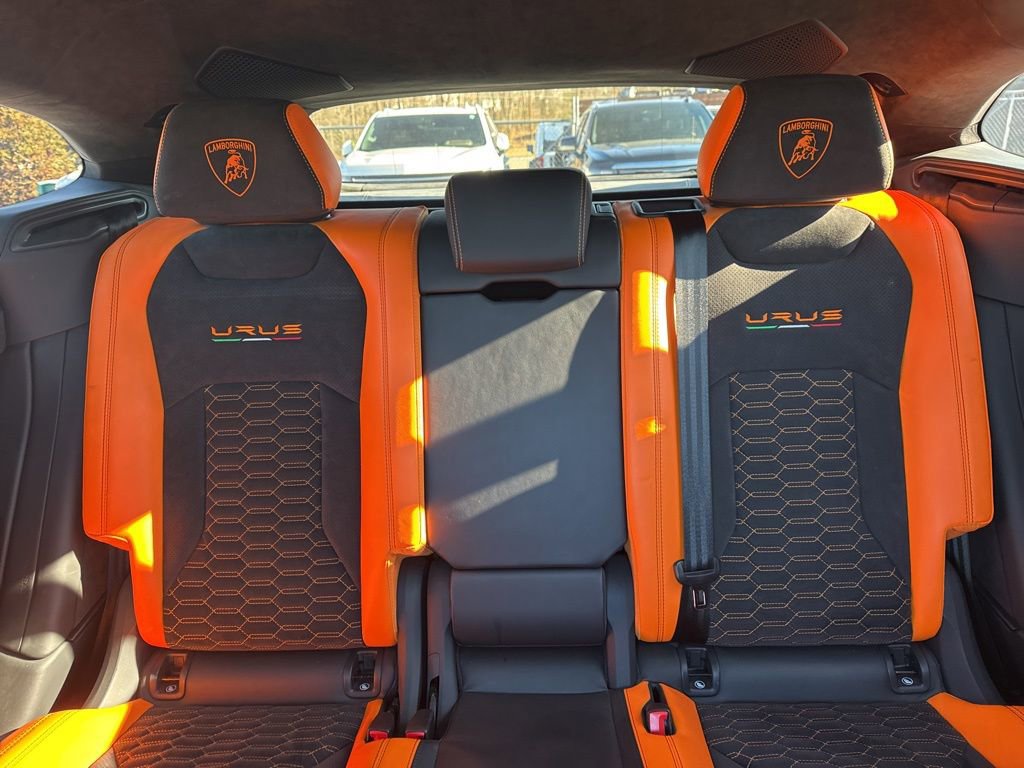 Used 2022 Lamborghini Urus image 13