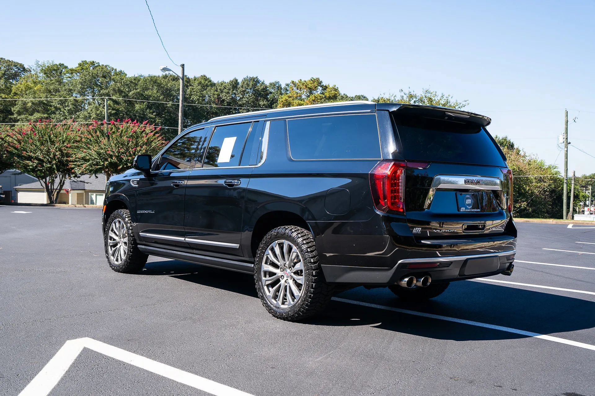 Used 2021 GMC Yukon XL Denali w/ Denali Premium Package RWD image 6