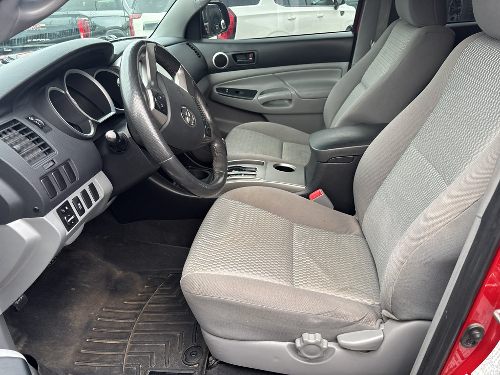 Used 2014 Toyota Tacoma PreRunner w/ SR5 Package RWD image 7