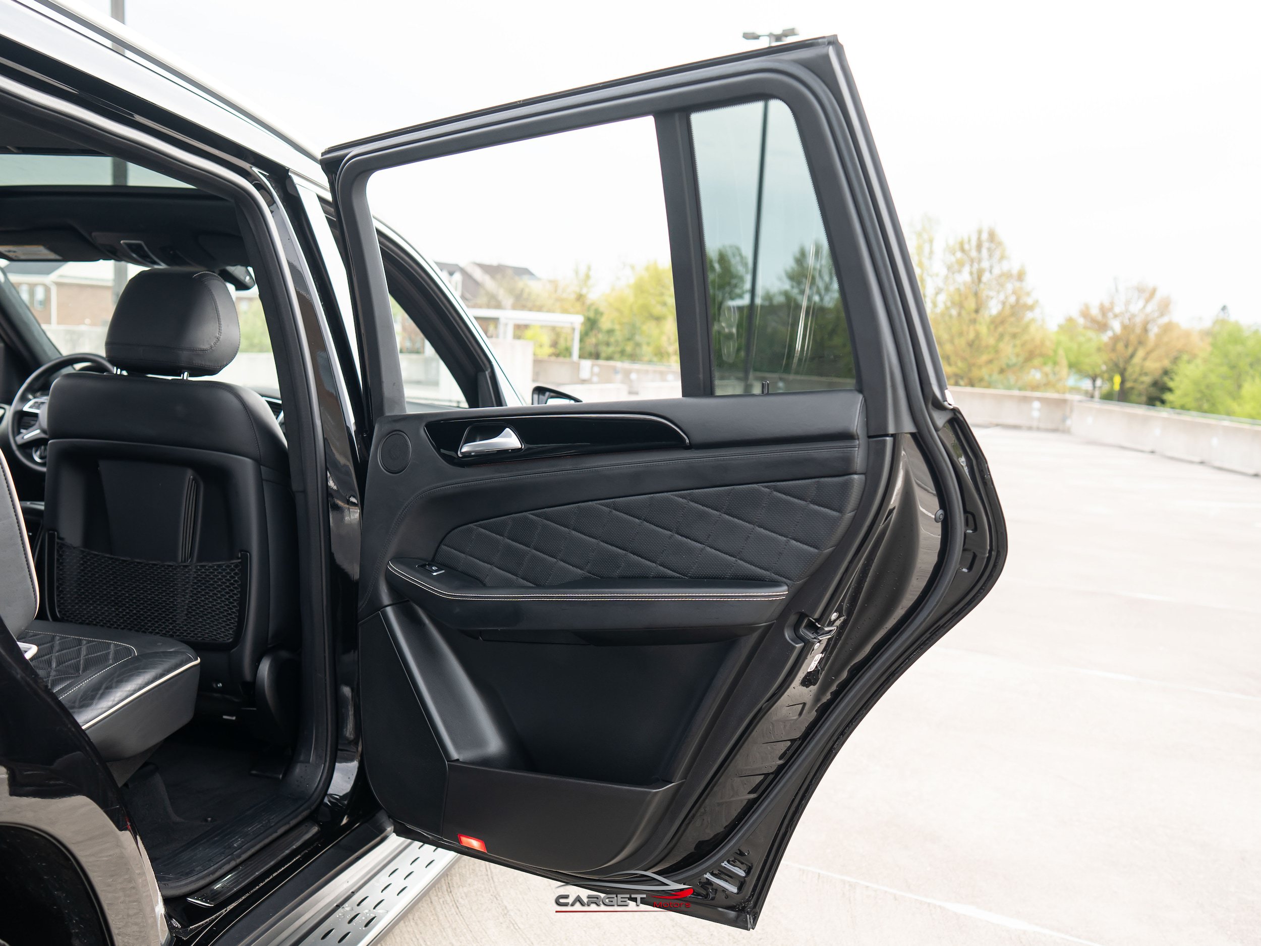 Used 2015 Mercedes-Benz GL 450 4MATIC w/ Designo Black Leather Package image 46