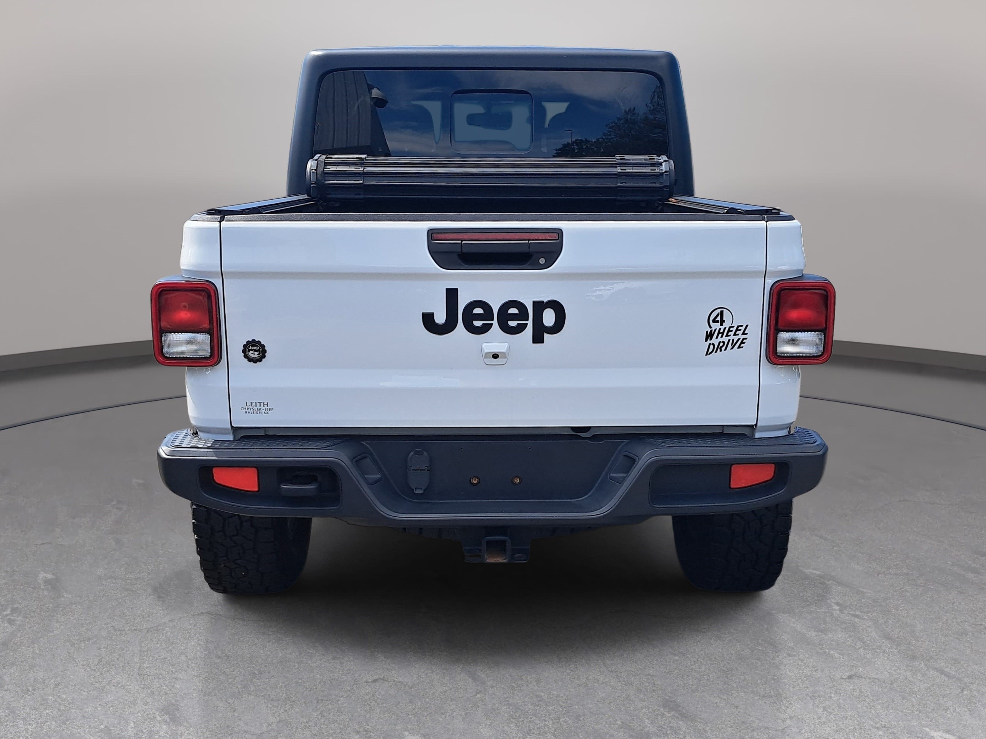 Used 2022 Jeep Gladiator Overland AWD/4WD image 6