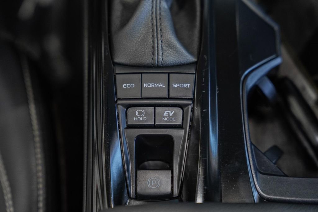 Used 2025 Toyota Camry SE image 23