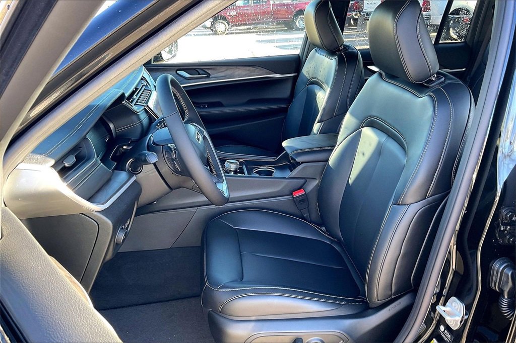 New 2025 Jeep Grand Cherokee Limited image 9