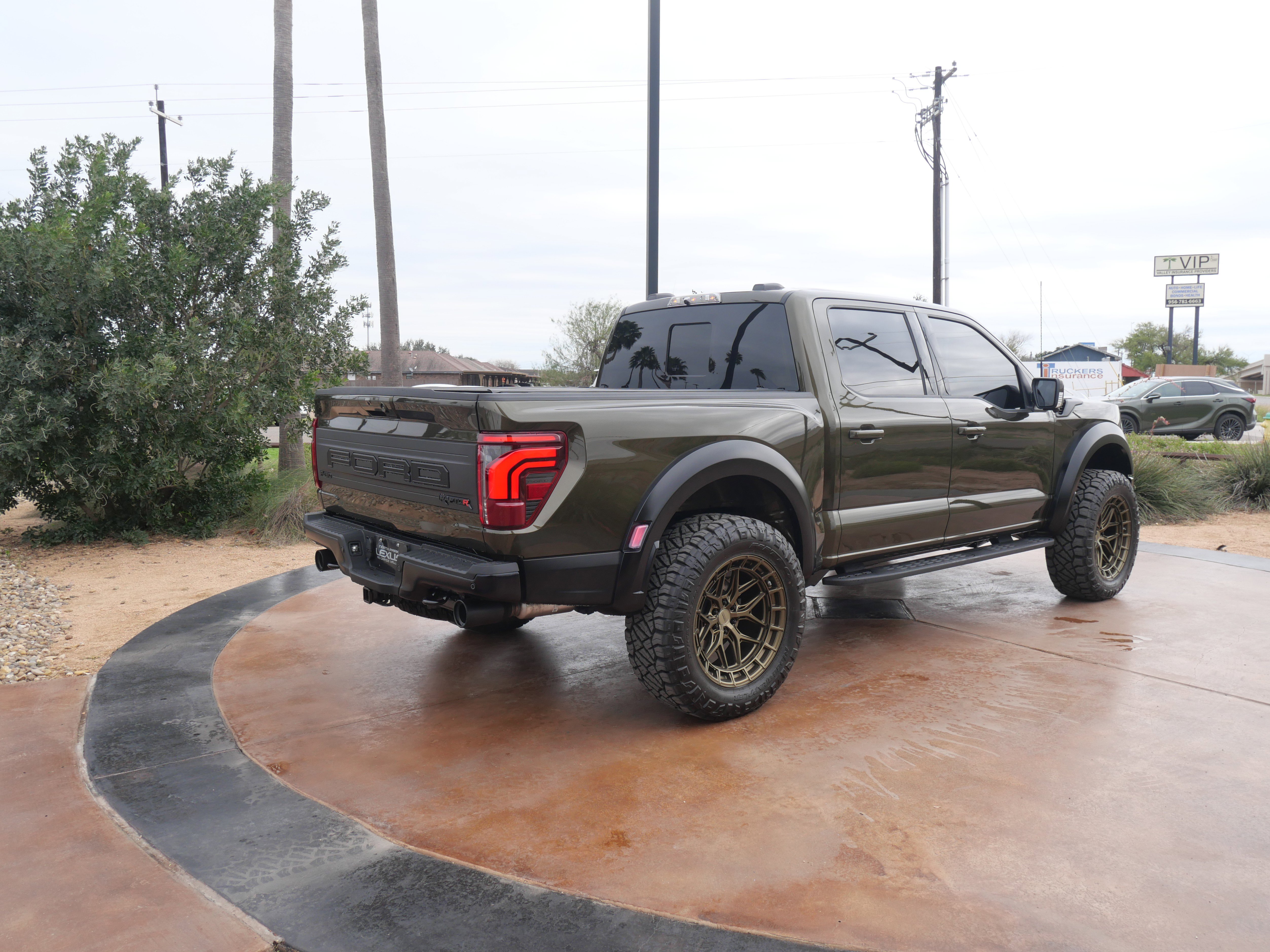 Used 2025 Ford F150 Raptor w/ Equipment Group 803A Raptor R image 2