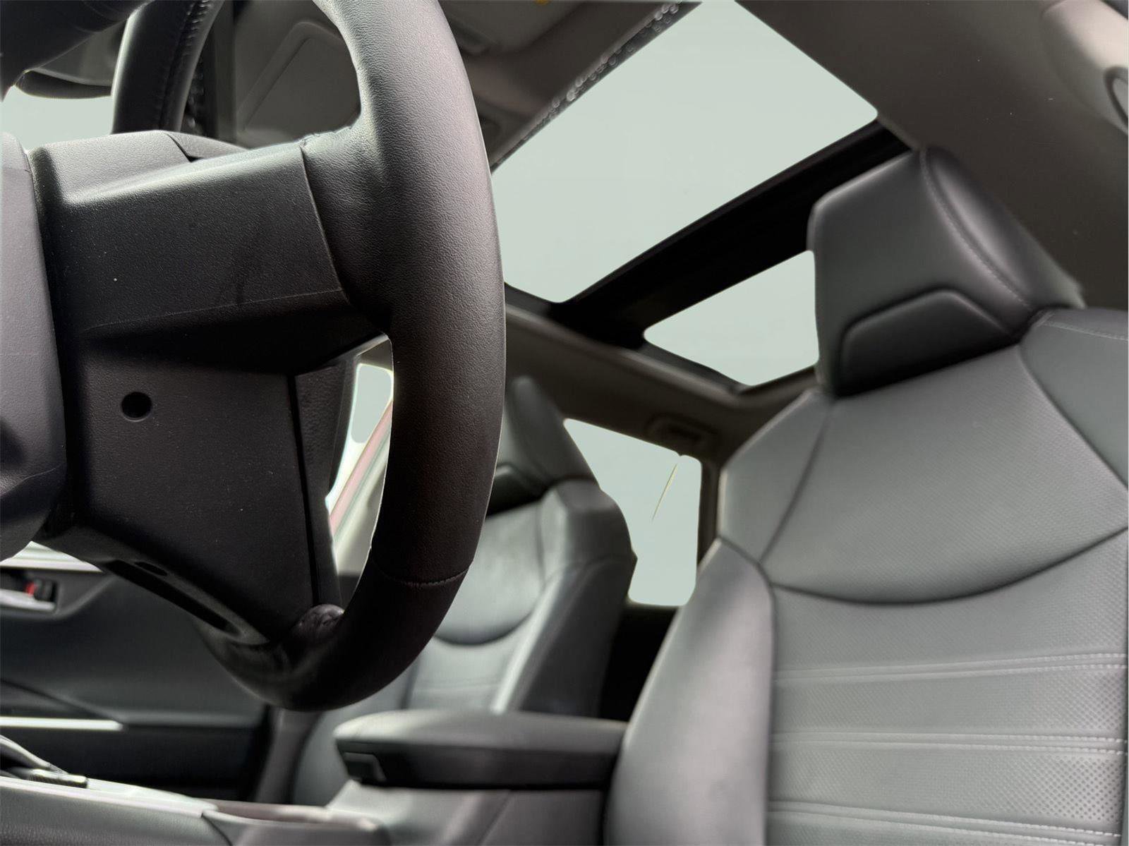 Used 2023 Toyota RAV4 Limited image 13