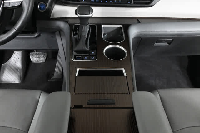 Used 2024 Toyota Sienna XLE image 19