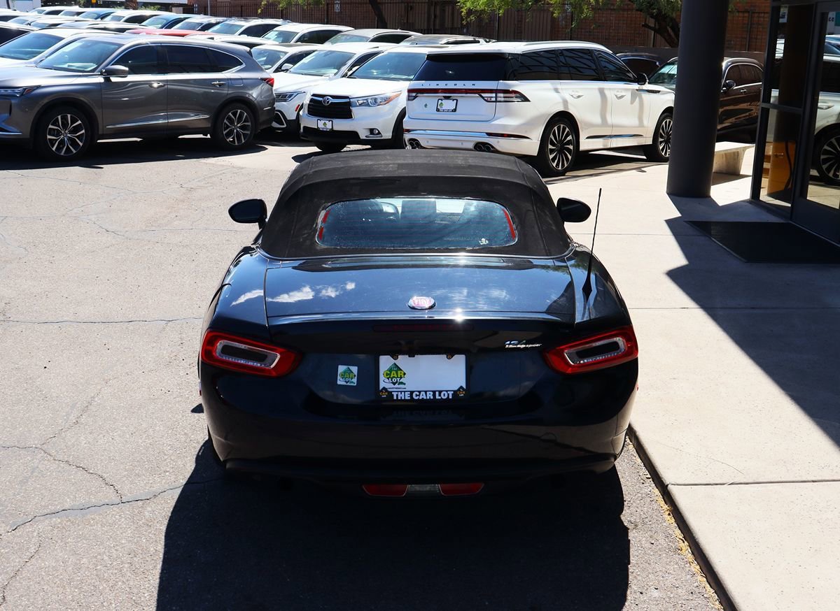 Used 2018 FIAT 124 Spider Classica w/ Technology Group RWD image 10