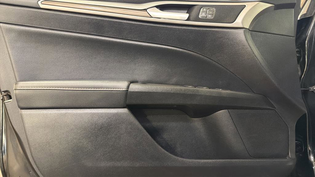 Used 2018 Ford Fusion SE w/ Fusion SE Technology Package image 21