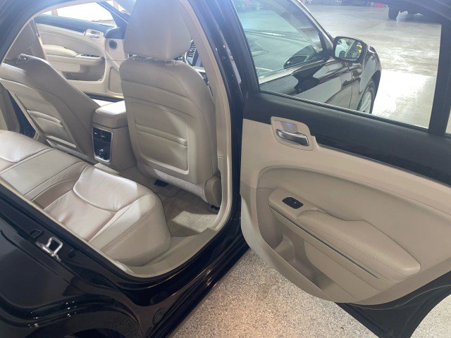 Used 2013 Chrysler 300 w/ Driver Convenience Group image 16