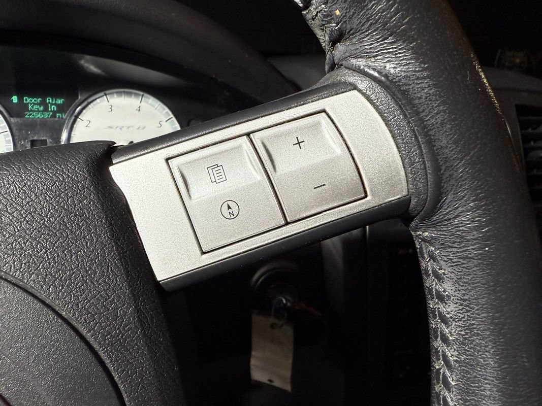 Used 2006 Chrysler 300 SRT8 w/ SRT Option Group II RWD image 16