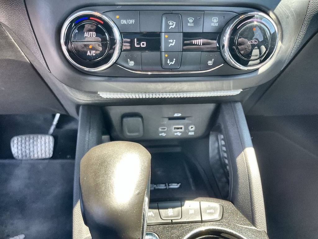 Used 2023 Chevrolet TrailBlazer RS w/ Sun and Liftgate Package AWD/4WD image 17