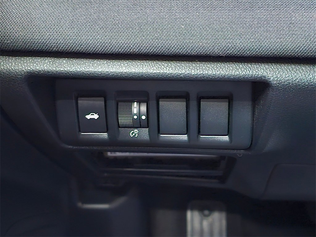 Used 2020 Subaru Legacy Premium image 31