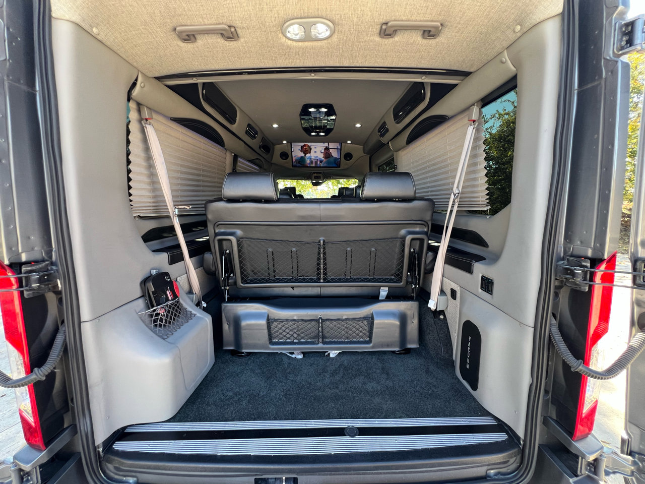 Used 2022 Ford Transit 250 Medium Roof AWD image 57