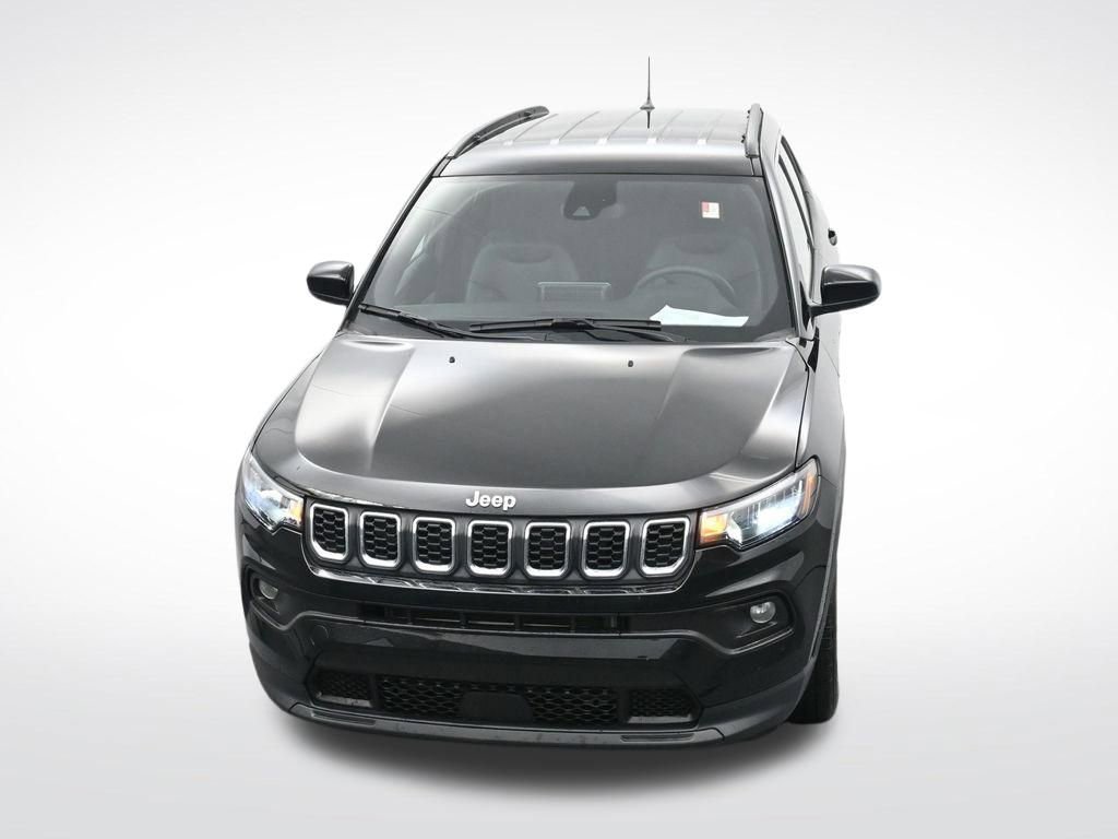 Used 2025 Jeep Compass Latitude image 22
