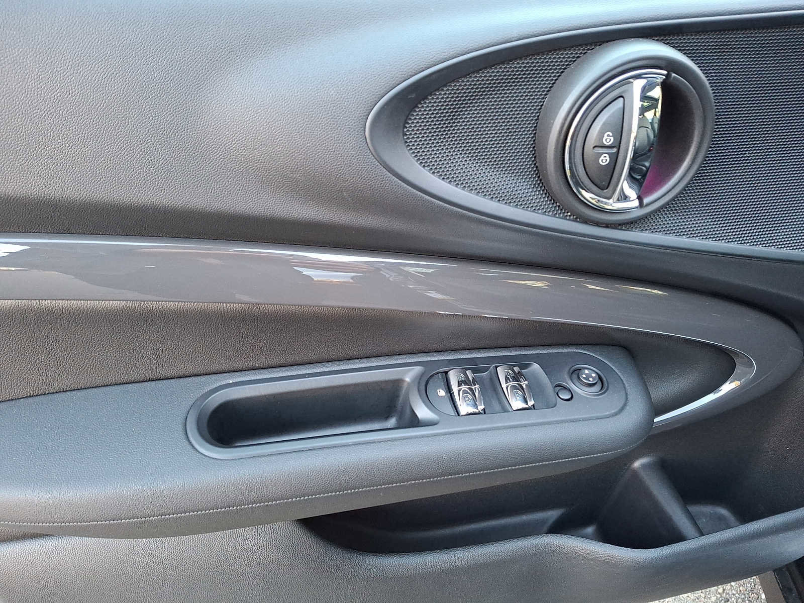 Used 2017 MINI Cooper Clubman S image 10