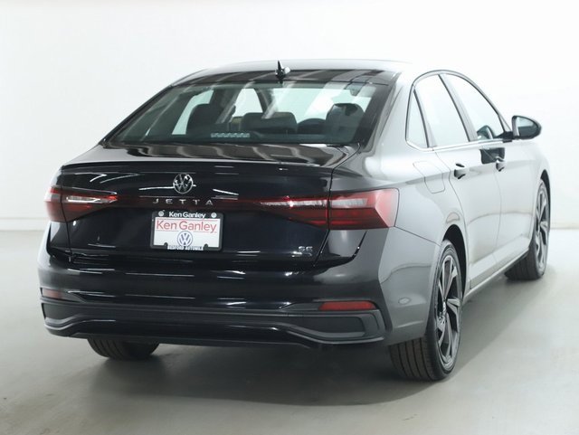 Used 2025 Volkswagen Jetta SE w/ Sunroof Package image 45