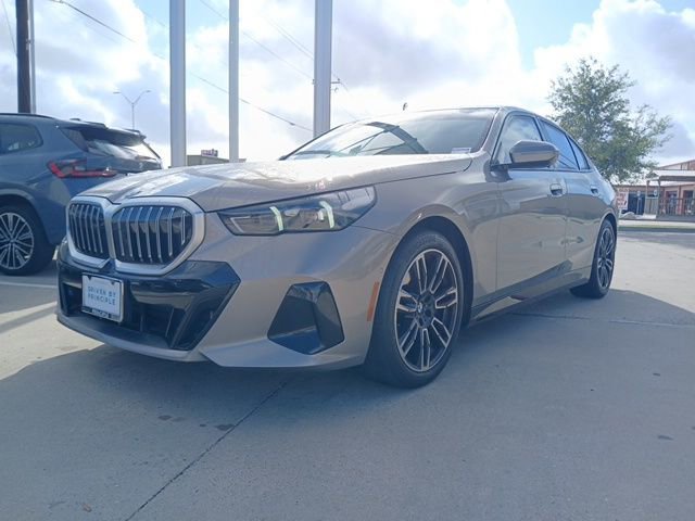 Used 2024 BMW 530i w/ M Sport Package image 3