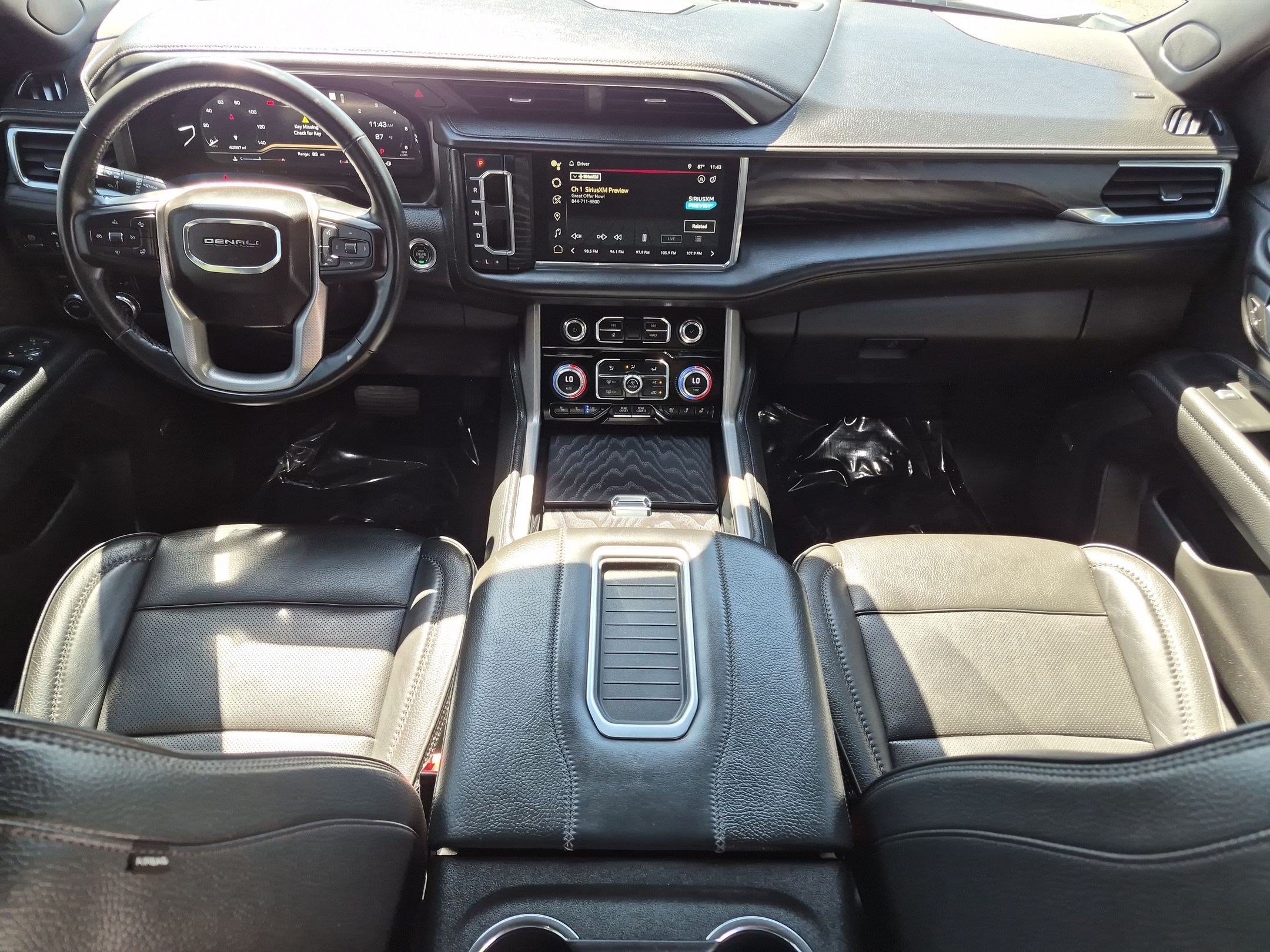 Used 2023 GMC Yukon XL Denali AWD/4WD image 25