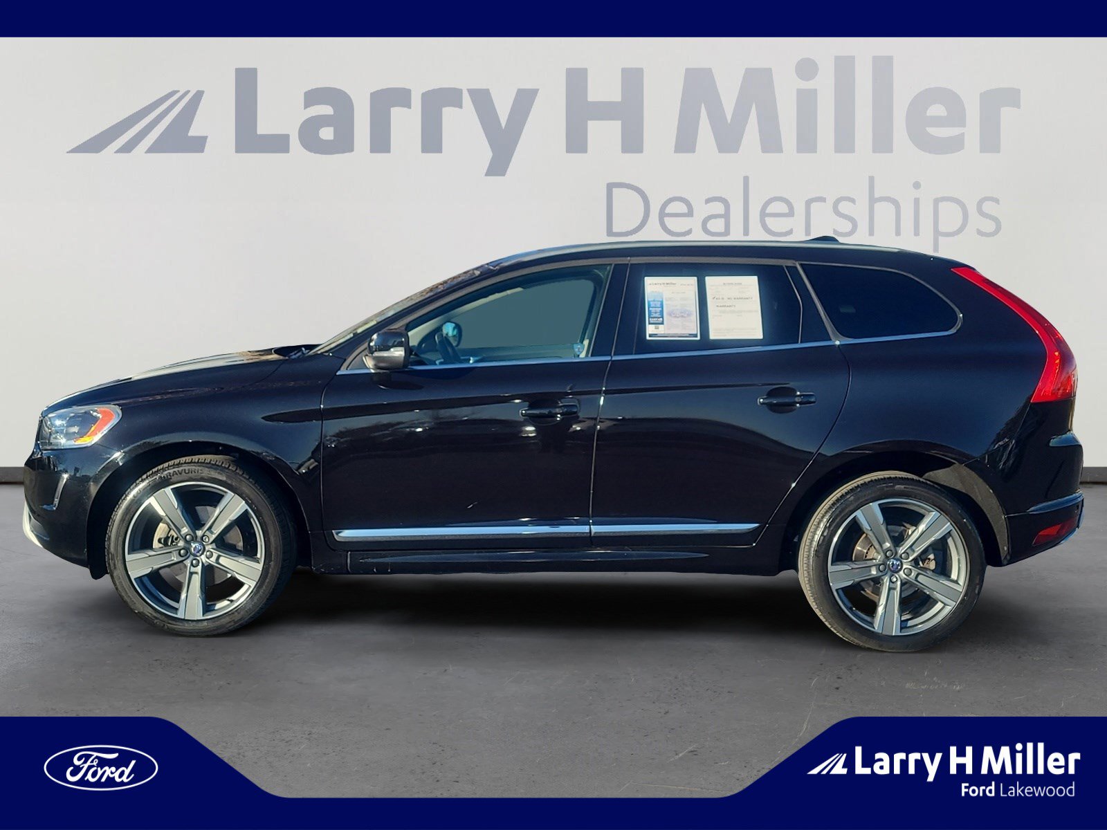 Used 2017 Volvo XC60 T5 Dynamic w/ Preferred Option Package image 2