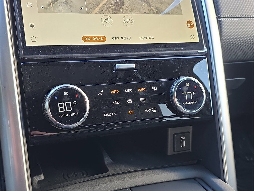 New 2026 Land Rover Discovery Limited Edition image 24