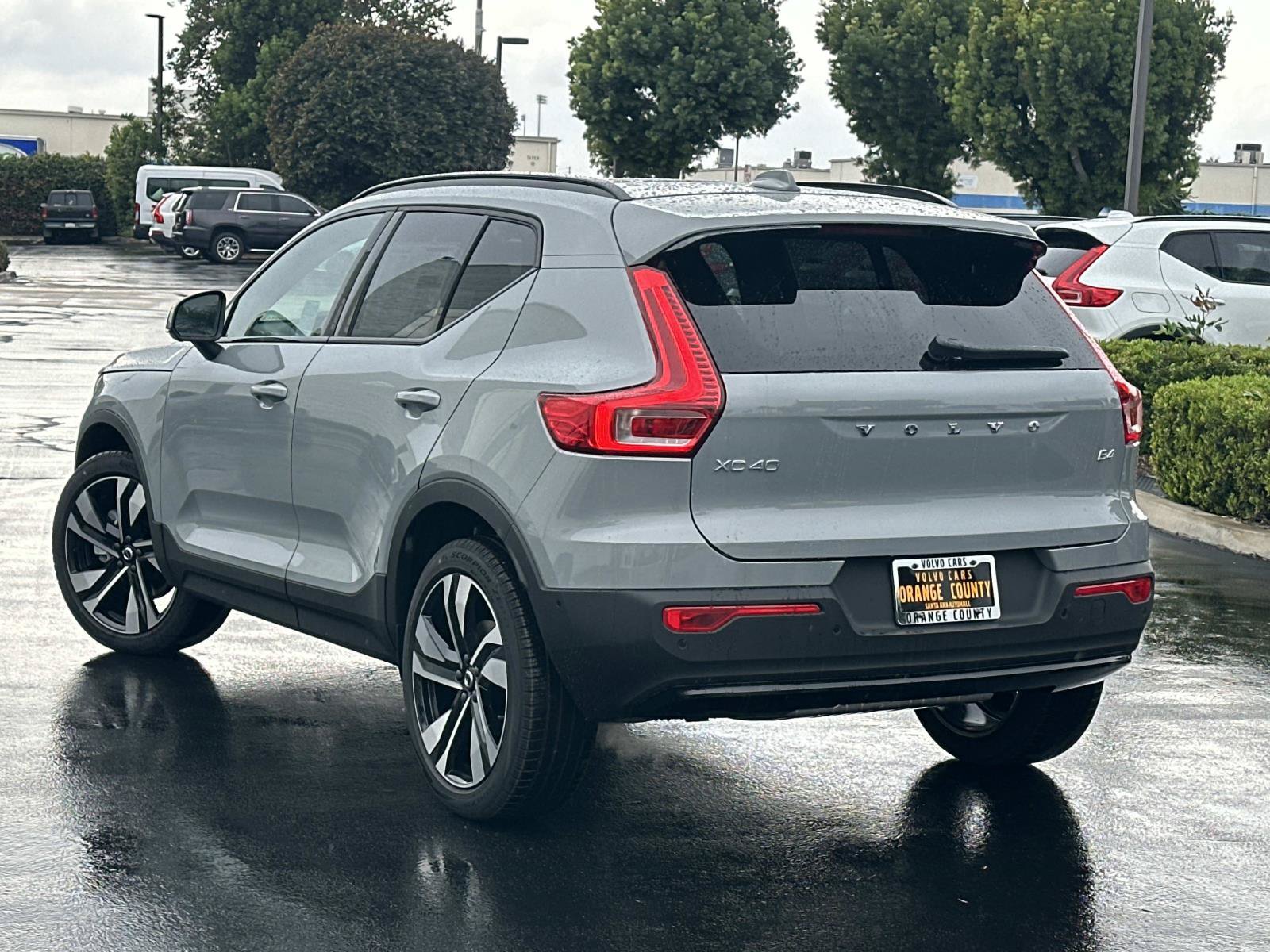 New 2026 Volvo XC40 B4 Plus w/ Climate Package FWD image 5