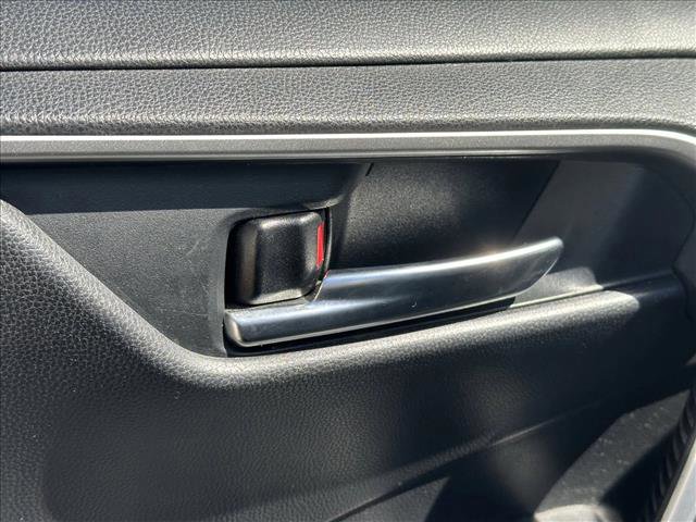 Used 2020 Toyota RAV4 XLE image 15