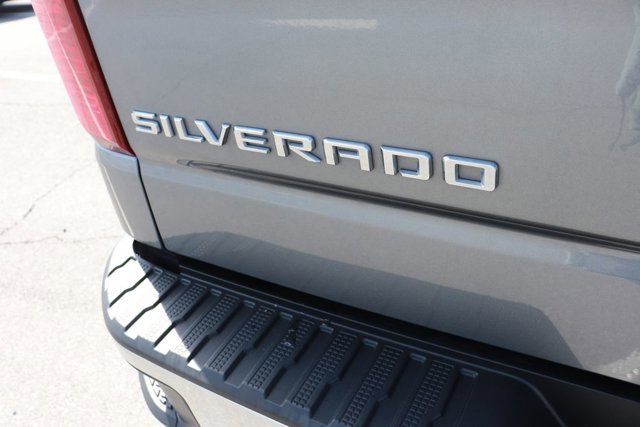 Used 2022 Chevrolet Silverado 1500 LT w/ Convenience Package II image 6