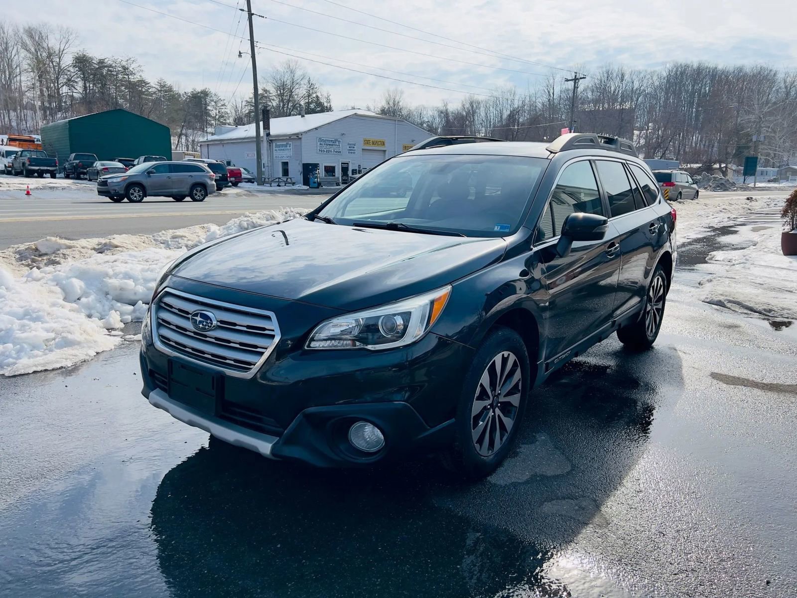 Used 2017 Subaru Outback 3.6R Limited image 1