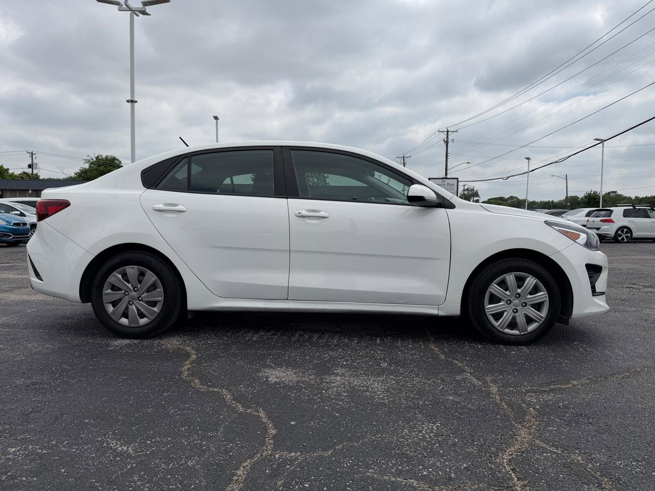 Used 2023 Kia Rio LX FWD image 4