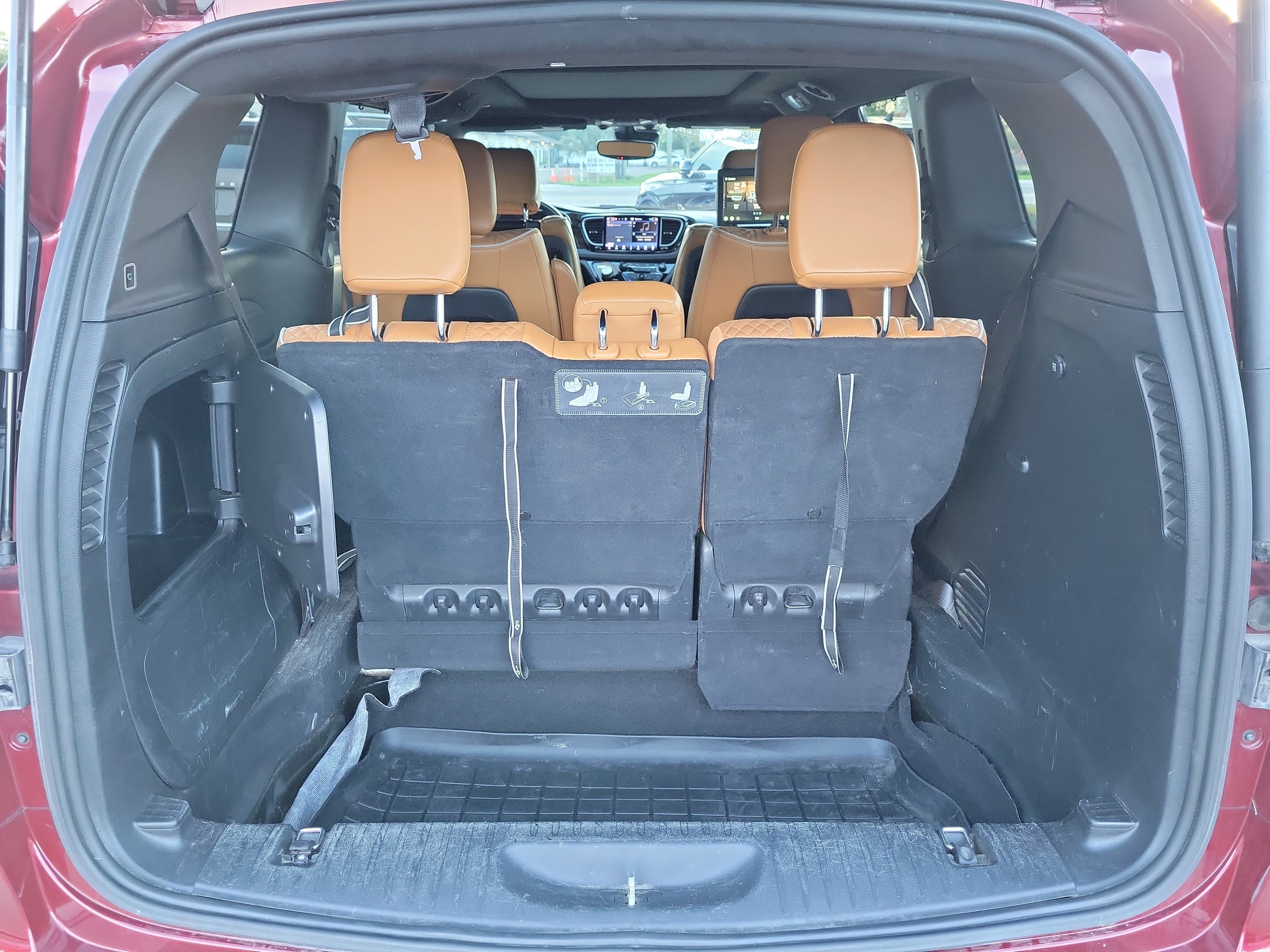 Used 2021 Chrysler Pacifica Pinnacle FWD image 15