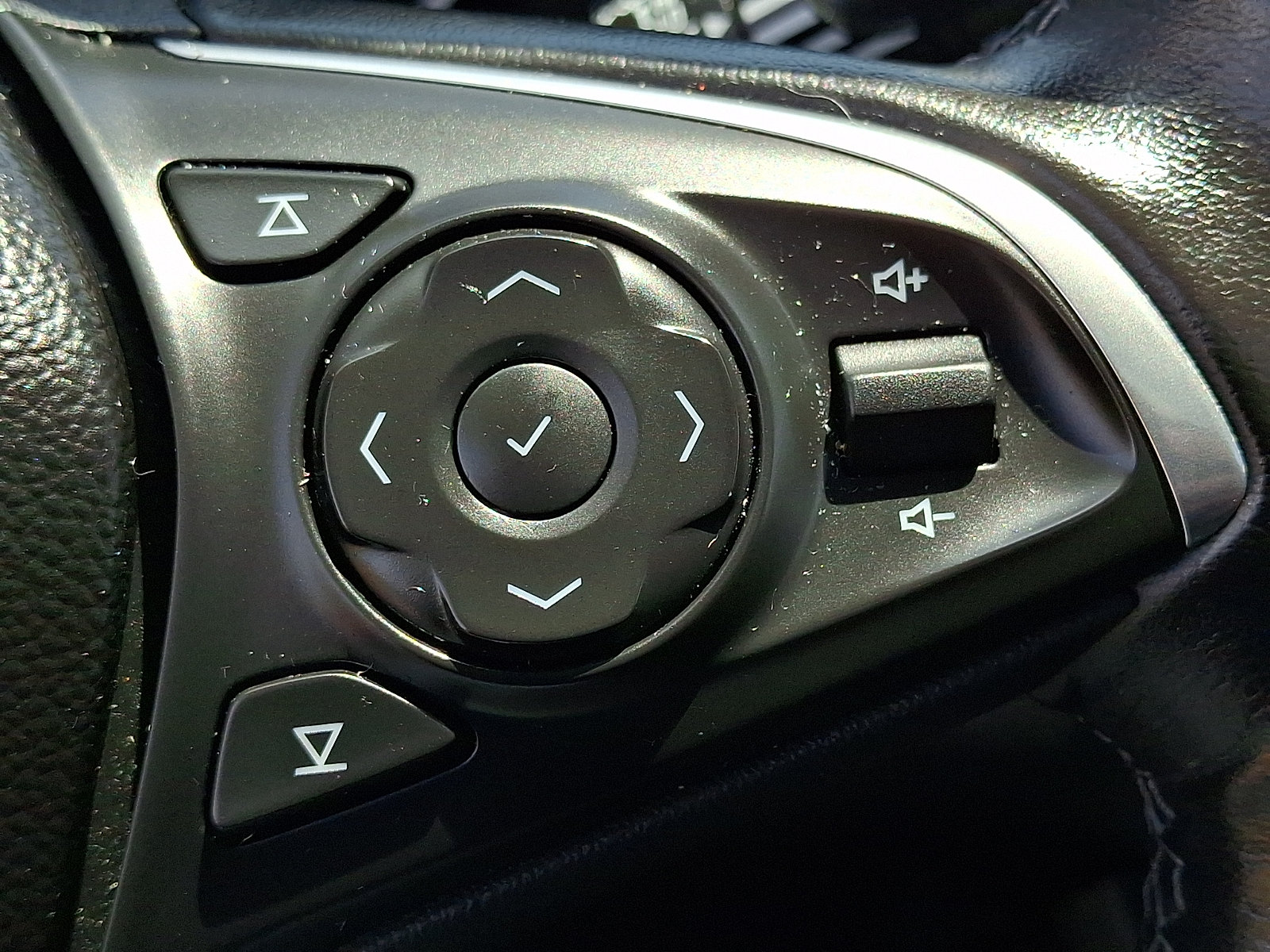 Used 2019 Buick Envision Essence AWD/4WD image 24