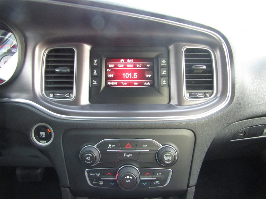 Used 2015 Dodge Charger SE w/ Sport Appearance Group image 30