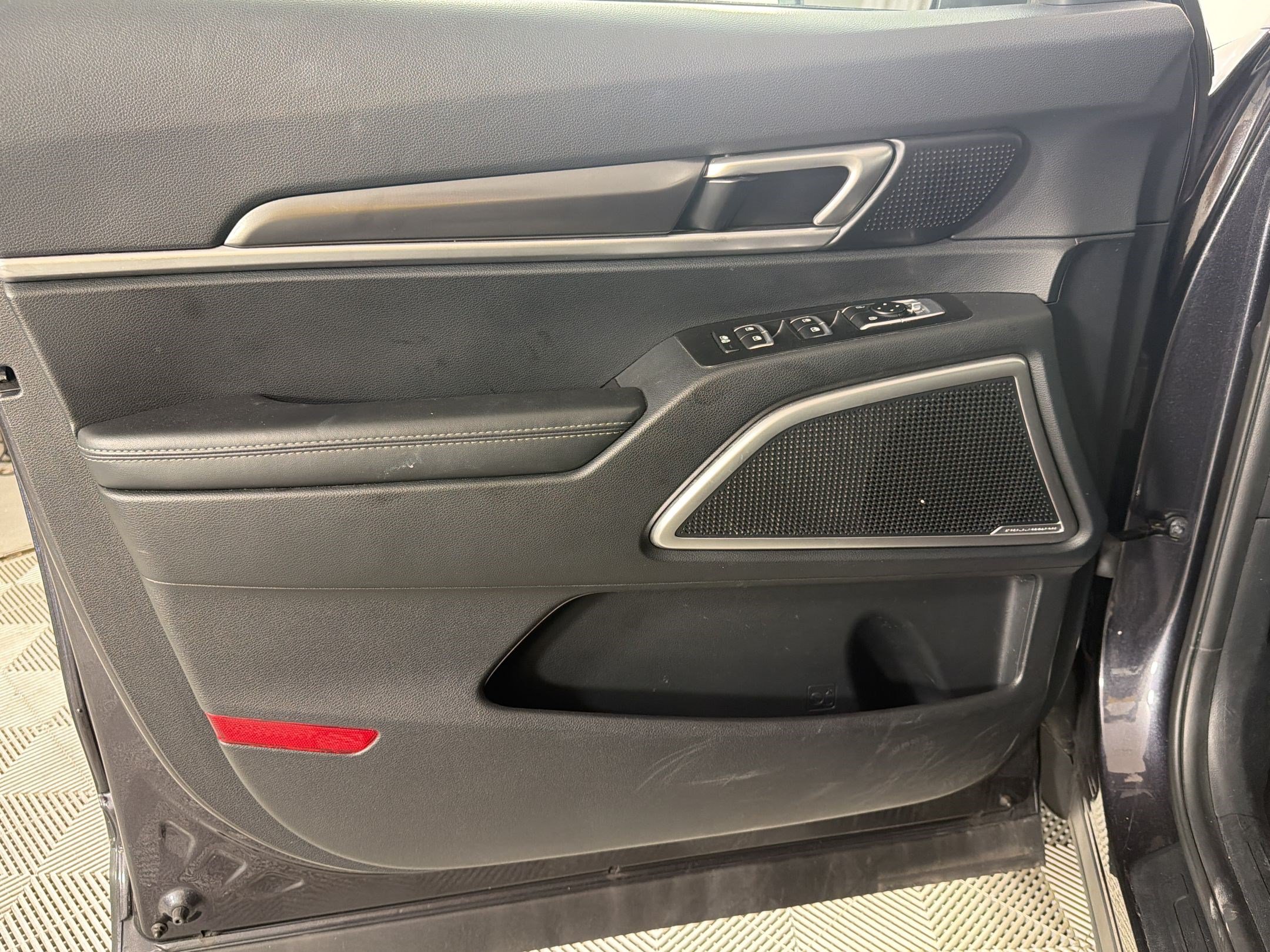 Used 2025 Kia Telluride S FWD image 13