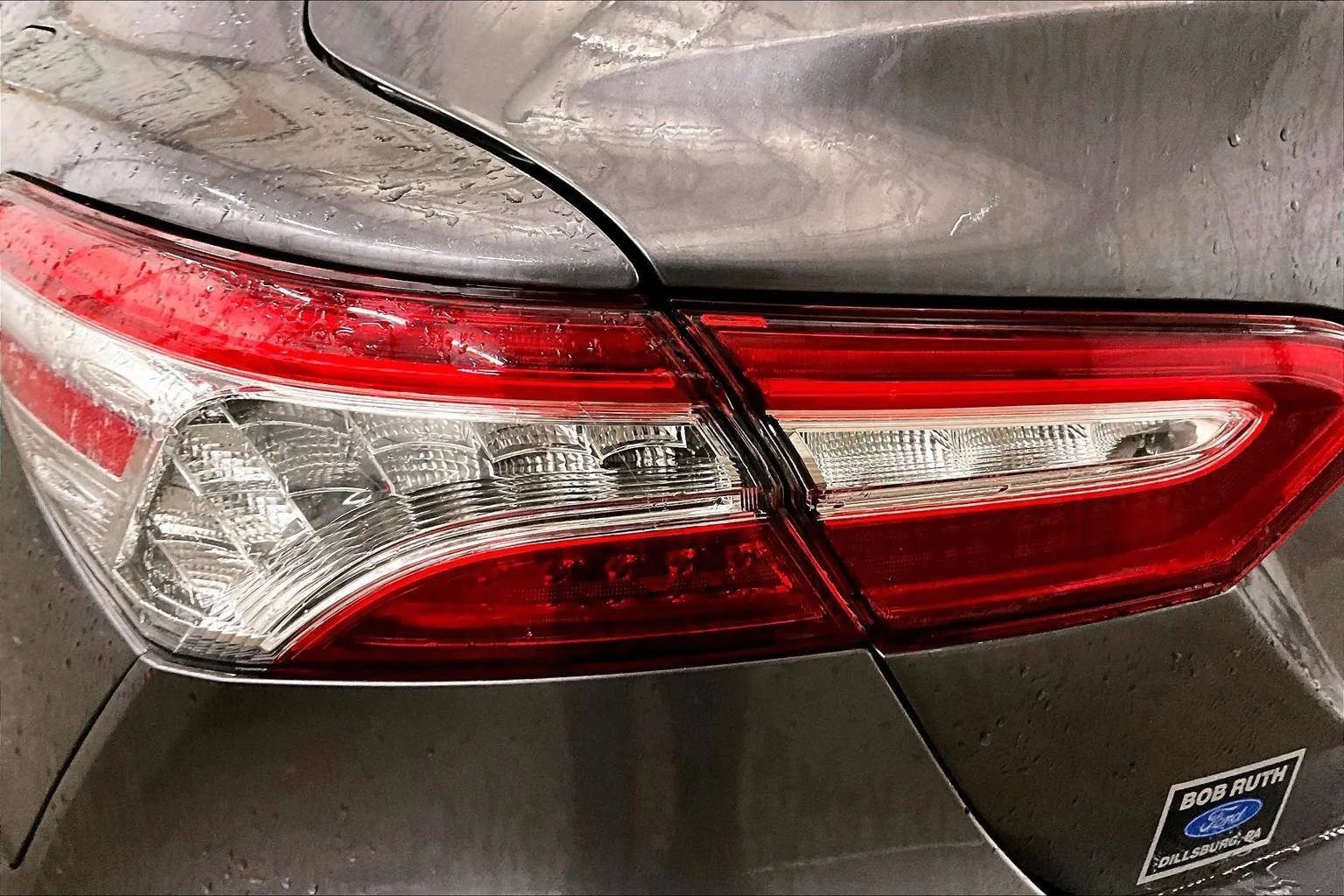 Used 2020 Toyota Camry XLE w/ Sunroof Package image 29