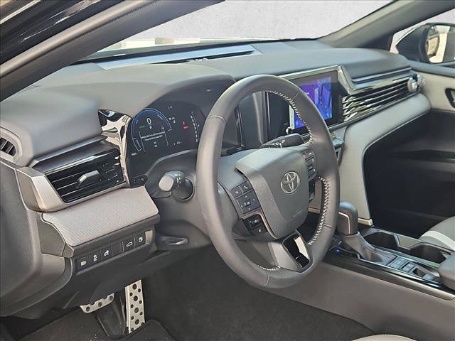 Used 2025 Toyota Camry SE w/ Convenience Package FWD image 10