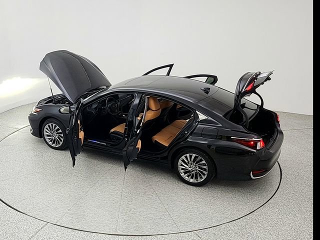 Used 2025 Lexus ES 300h w/ Accessory Package (Z2) FWD image 38
