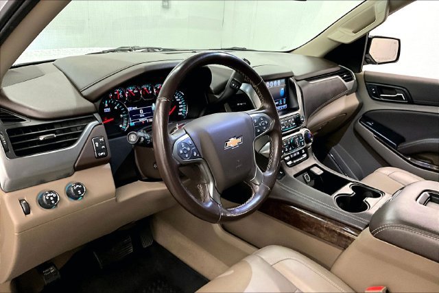 Used 2019 Chevrolet Tahoe LT w/ LT Signature Package AWD/4WD image 16