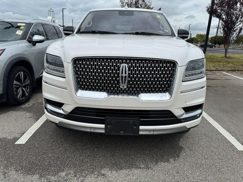 Used 2019 Lincoln Navigator L Reserve AWD/4WD image 2