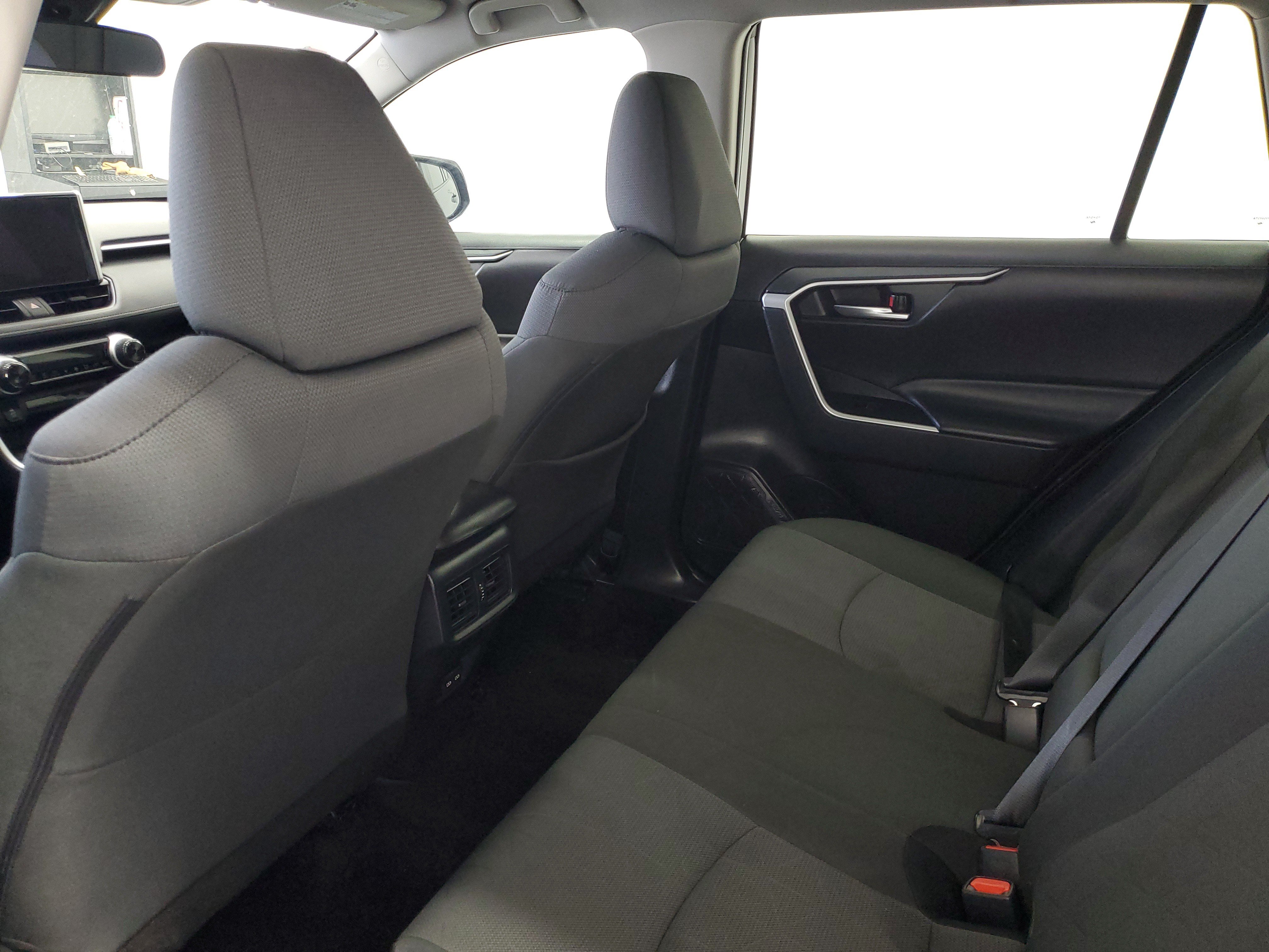 Used 2025 Toyota RAV4 XLE FWD image 11