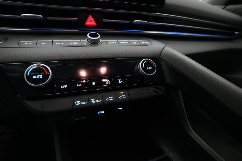 Used 2024 Hyundai Elantra SEL FWD image 20