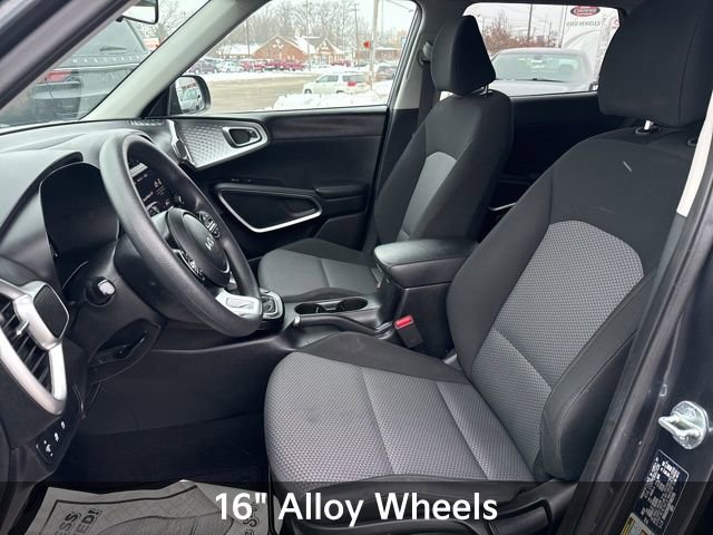 Used 2023 Kia Soul LX w/ Option Group 015 image 17