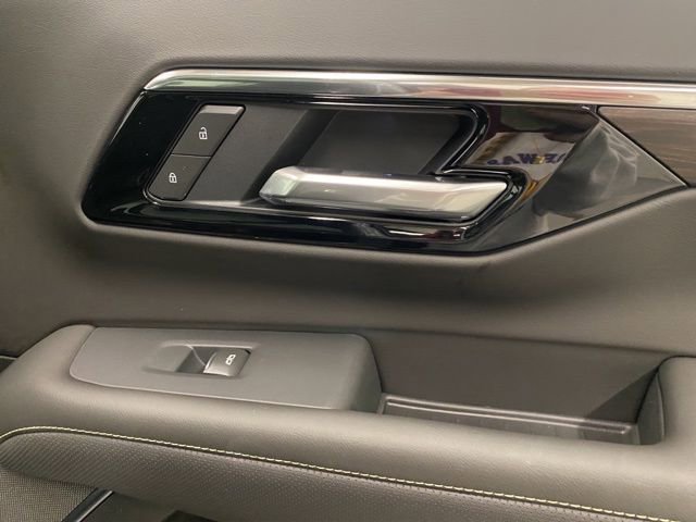 New 2026 Chevrolet Suburban Premier AWD/4WD image 24