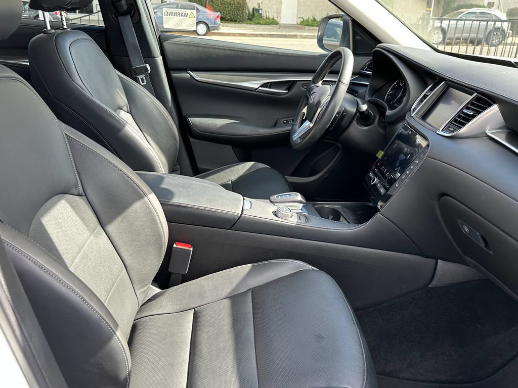 Used 2025 INFINITI QX50 Luxe AWD/4WD image 15