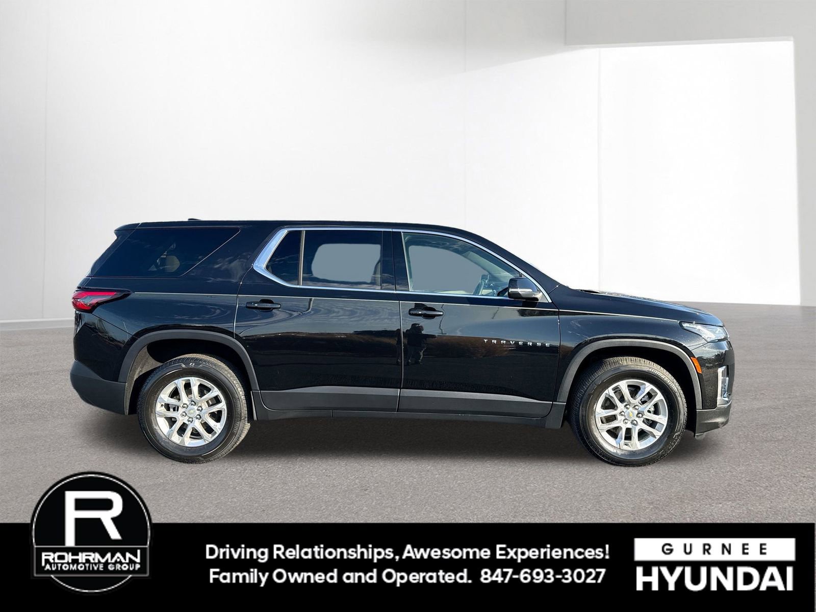 Used 2023 Chevrolet Traverse LS w/ Safety Package image 10